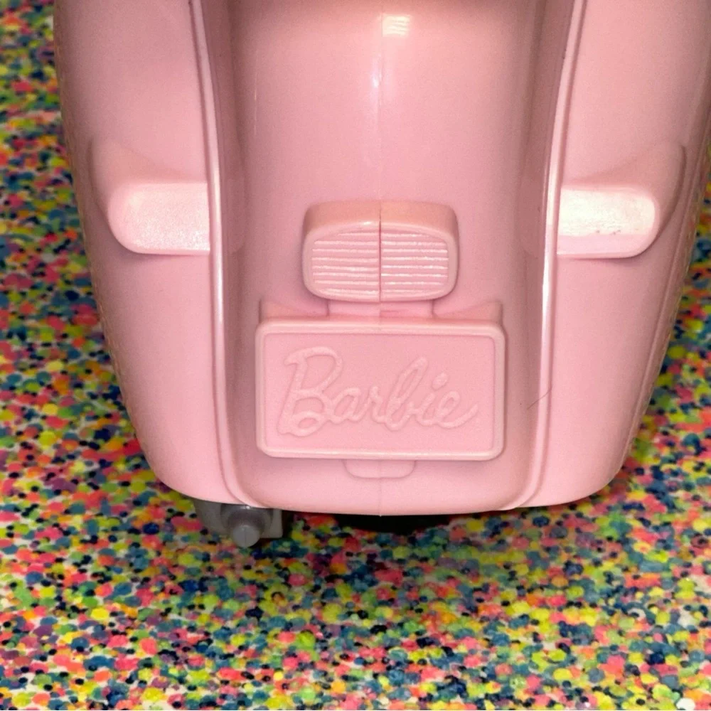 Barbie 2016 Vespa Scooter Moped Motorcycle Bike Basket Pink & Yellow